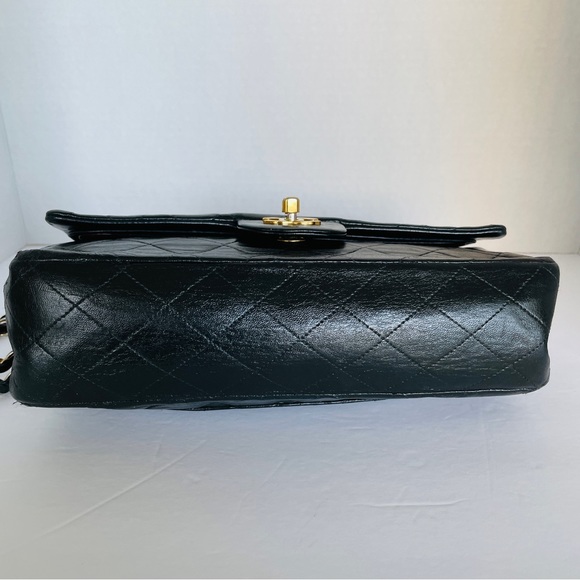 Chanel Classic Double Flap Black Lambskin Bag Vintage - Picture 5 of 16